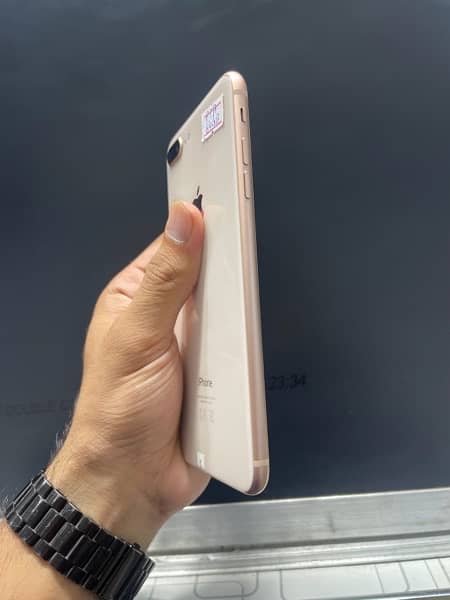 iPhone 8 Plus Golden color 64 gb pta prove 3