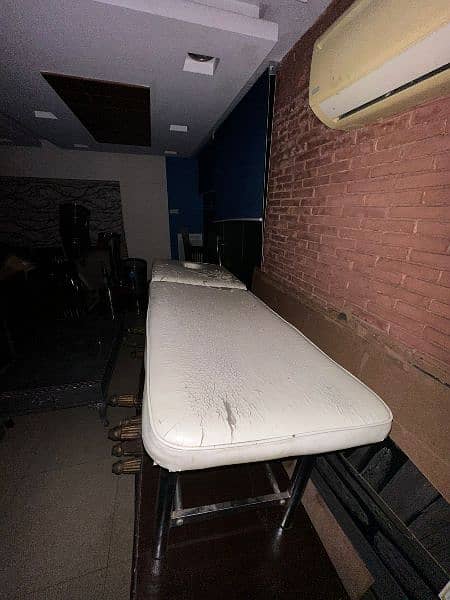 massage tables 1