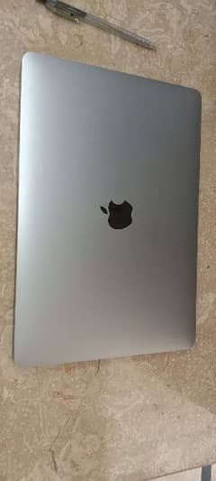 MacBook pro 2019  13 inch