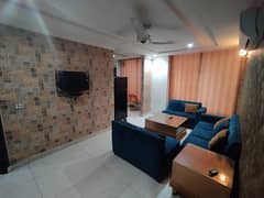 2 BED ROOMS FULLY LUXURY FURNISH IDEAL LOCATION EXCELLENT FLAT FOR RENT IN BAHRIA TOWN LAHORE