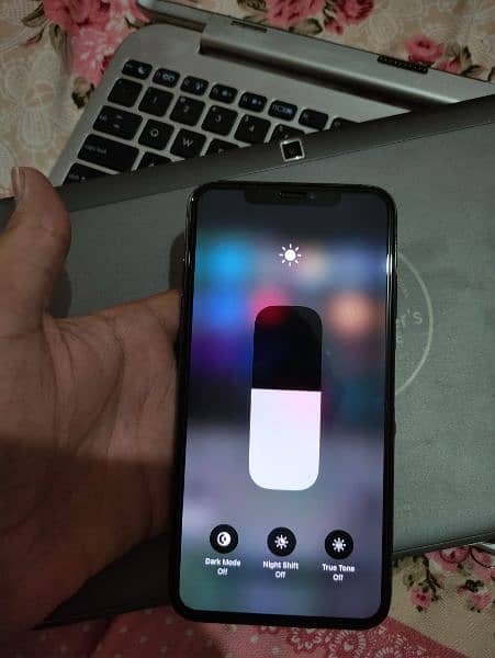 iphone xs max 256 urgent sale 3