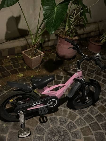 selling pink childrens bicycle in perfect unused condition 3