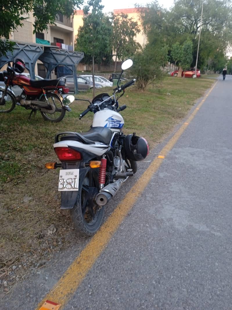 Honda CB 125F 2020 Islamabad registered 3