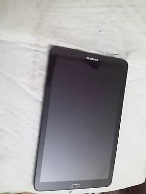 9.6" Samsung Tab E Saaf 10/10 Android7 1.5gb 16 gb 2