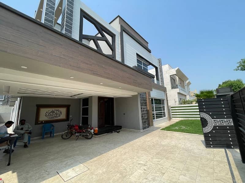 01 KANAL LIKE NEW UPPER PORTION AVAILEBAL FOR RENT IN BAHRIA TOWN LAHORE 1