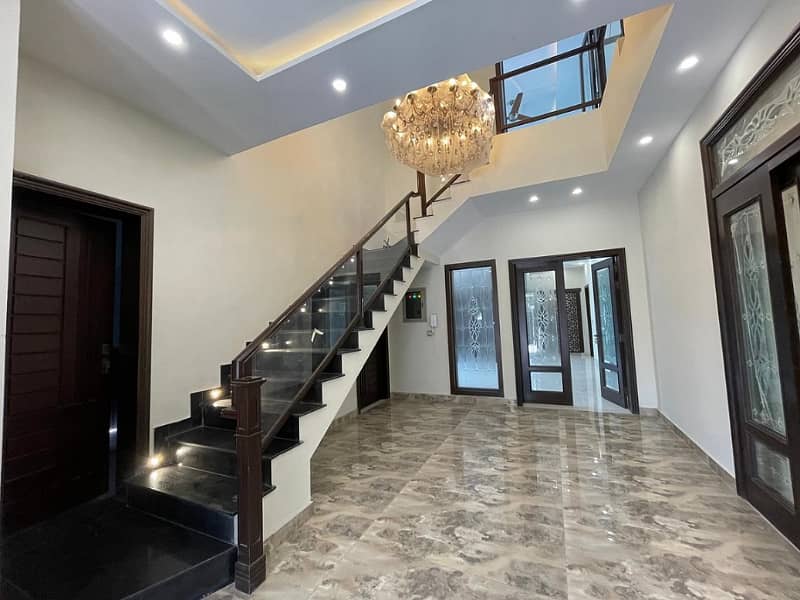 01 KANAL LIKE NEW UPPER PORTION AVAILEBAL FOR RENT IN BAHRIA TOWN LAHORE 7