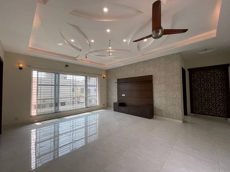 01 KANAL LIKE NEW UPPER PORTION AVAILEBAL FOR RENT IN BAHRIA TOWN LAHORE 8