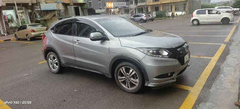 Honda Vezel 14 model 18 import hybrid 0