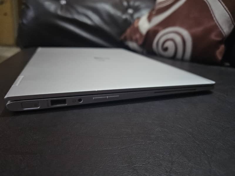 HP Elitebook x360 1030 G2 (120Hz IPS, i5-7th,16GB RAM, 512GB NVMe SSD) 16