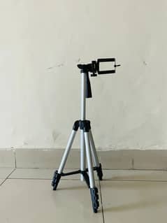 3110 Tripod Stand