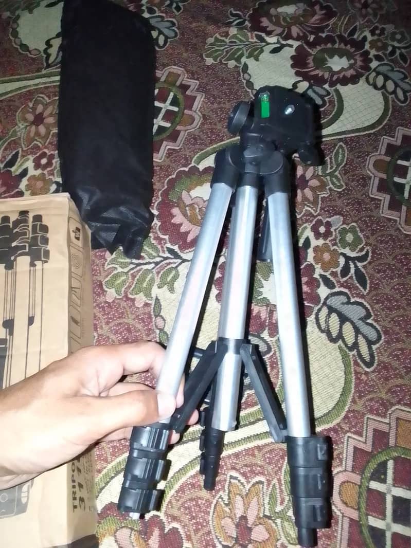 3110 Tripod Stand 1