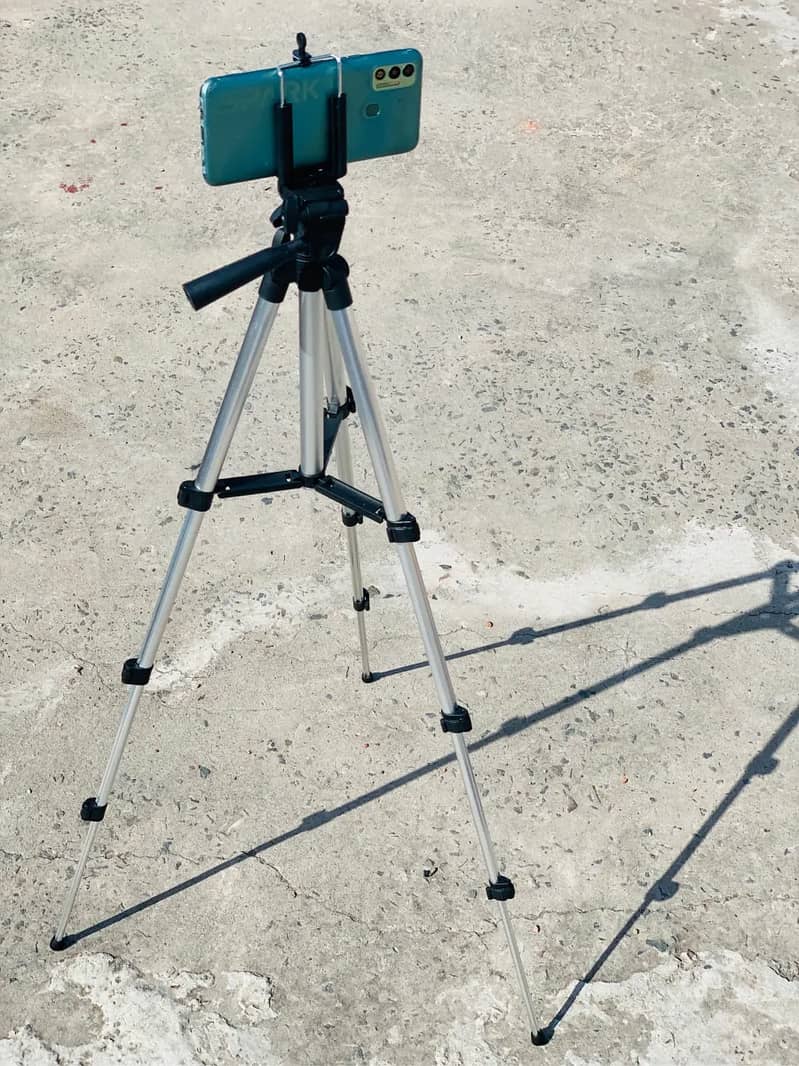 3110 Tripod Stand 3