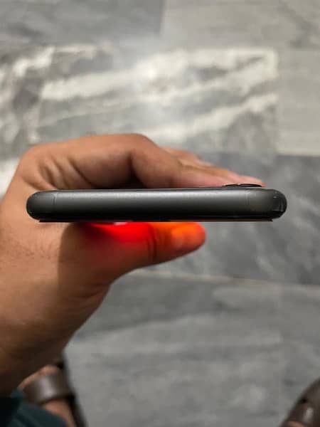 Iphone 11 64 GB - Non PTA JV 8