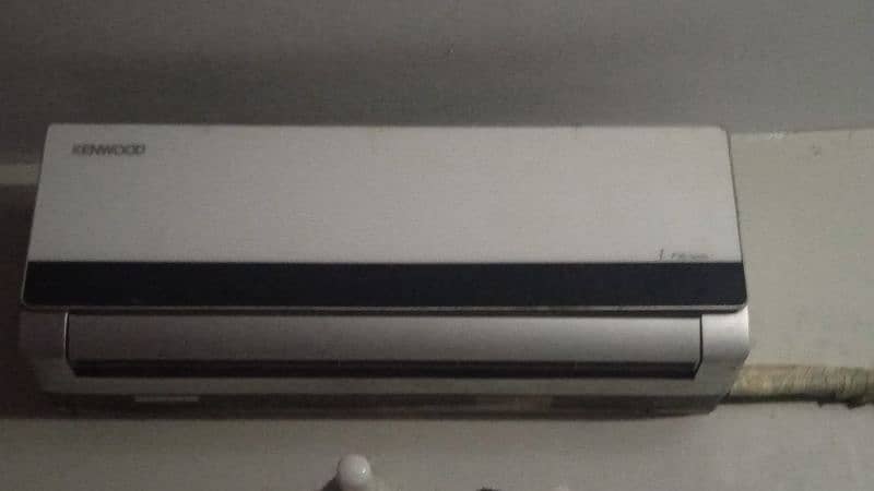 urgent sale  Kenwood 1 ton ac 0