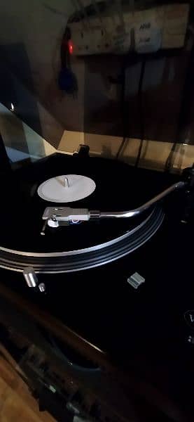 Electro vision Studio grade Turntable 1