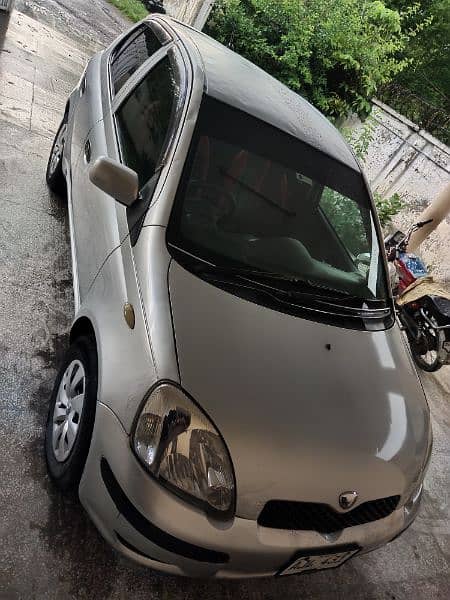 Toyota Vitz 2004 3