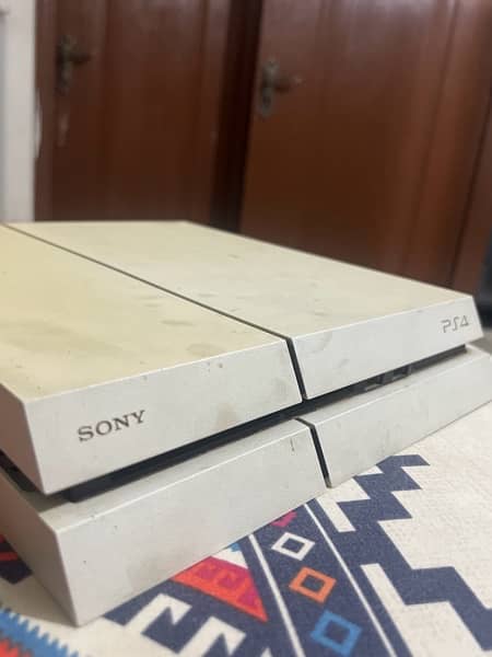 PS4 Fat 500GB Available For Sale (White) 0