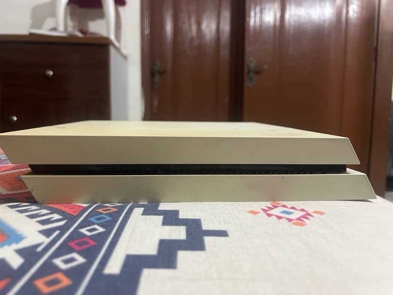 PS4 Fat 500GB Available For Sale (White) 3