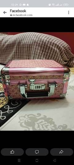 makeup box