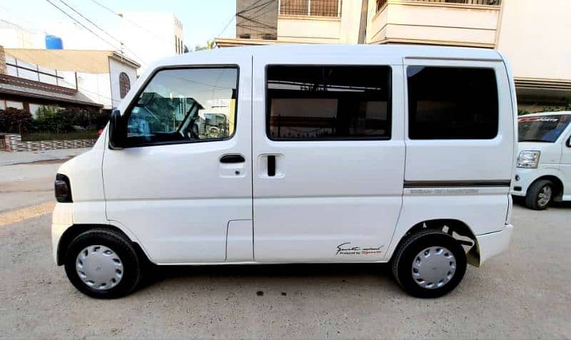 Mitsubishi Minicab Bravo 2013 1