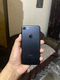 Iphone 7  32gb non PTA all orignal 10/10 battri health 87% Finger ok 0