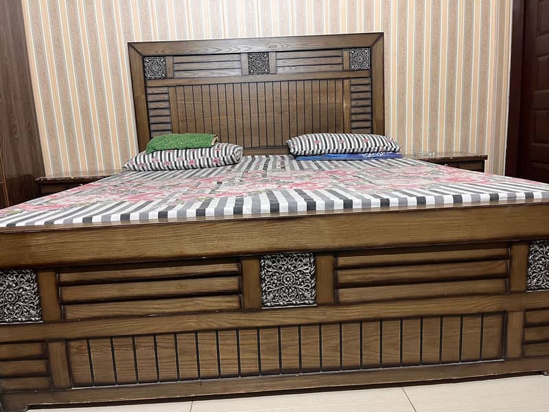 King Size Wooden Bed Without Mattress 3