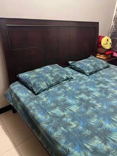 King Size Wooden Bed Without Mattress