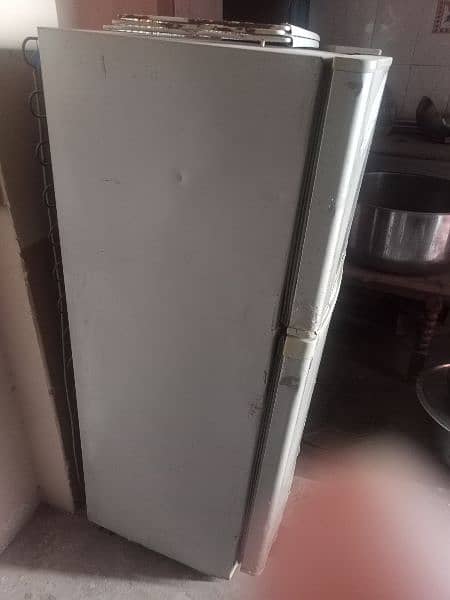 Dawlance small size fridge working 100% ok no any fault 1