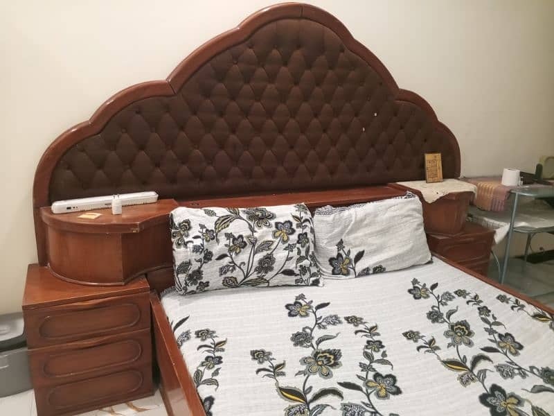 Sheesham Wood double standard Bed 0