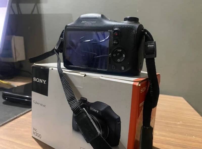 Sony h300 dslr smart camera 1