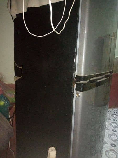 refrigerator good condition 2