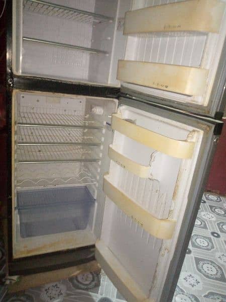 refrigerator good condition 5