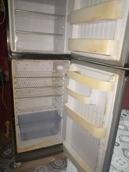 refrigerator good condition 7