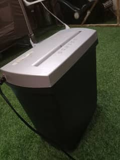 Paper shredder machine