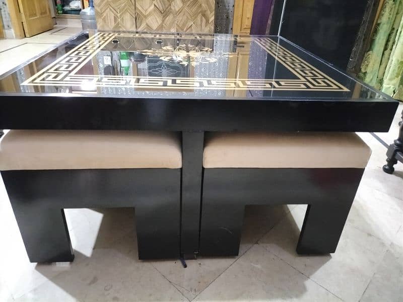 Coffee Table with 4 comfortable stools 1