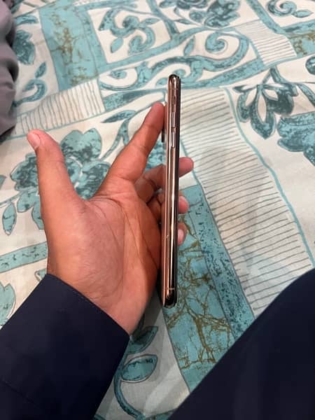 iphone xs max 3