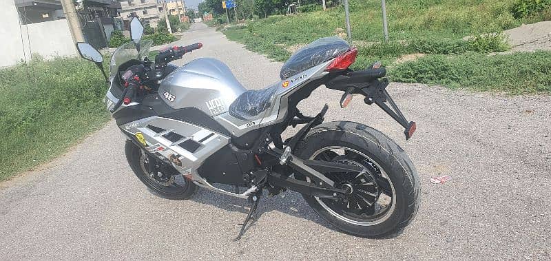 Electric Sports Bike (72V-120AH Battery) 1