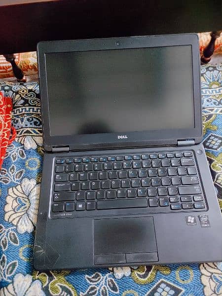 Dell Latitude e7250. i5 5th Generation 1