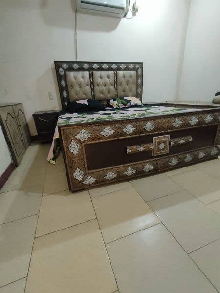 King size bed with mattress with two side tables 10