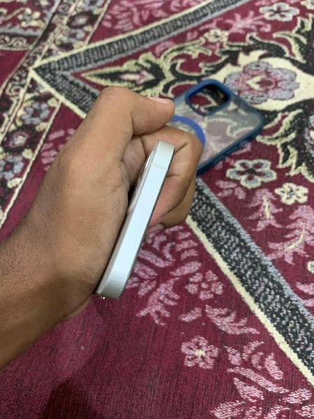 iphone 12 non pta  ha full saff condition ma ha water pack ha 3