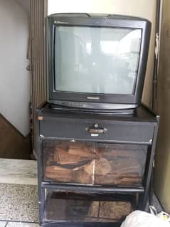 Panasonic tv and TV Traulie