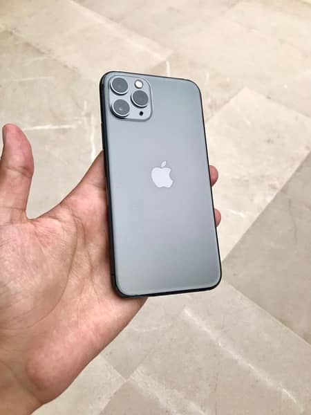 iPhone 11 Pro  contact WhatsApp 03557305403 6