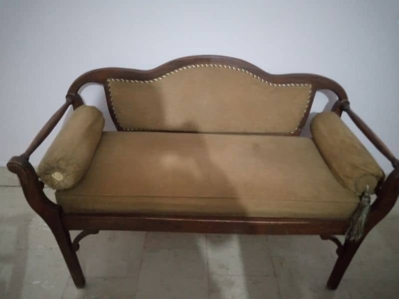 sofa set urgent selling serious buyers only 1