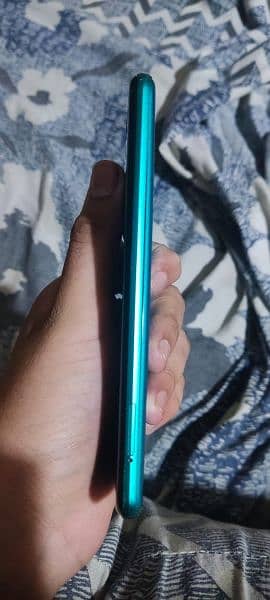 AQUOS R3 NON PTA 7