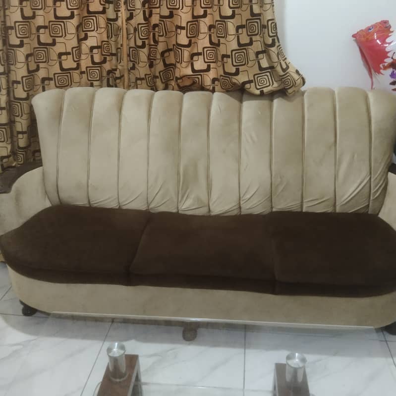 7 seater sofa set available 3