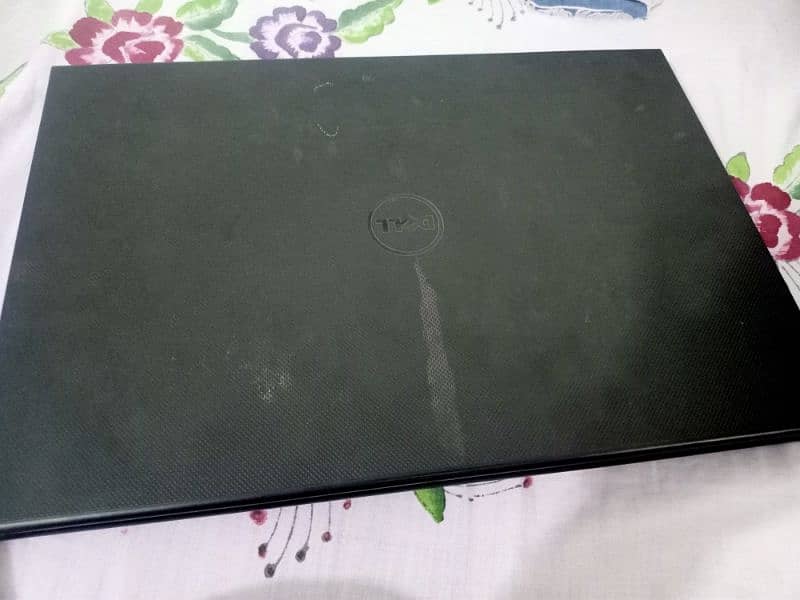 Dell intel core i5 Inspiron 15 3000 series with charger 0