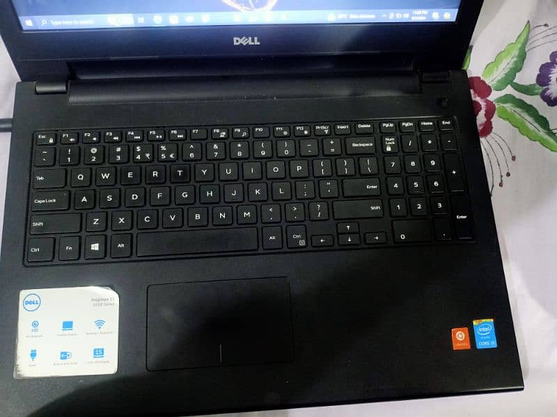 Dell intel core i5 Inspiron 15 3000 series with charger 5