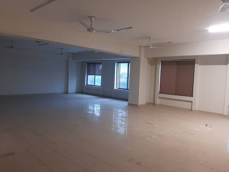 G/11 markaz 1600sq open space available for rent real piks vip location 1