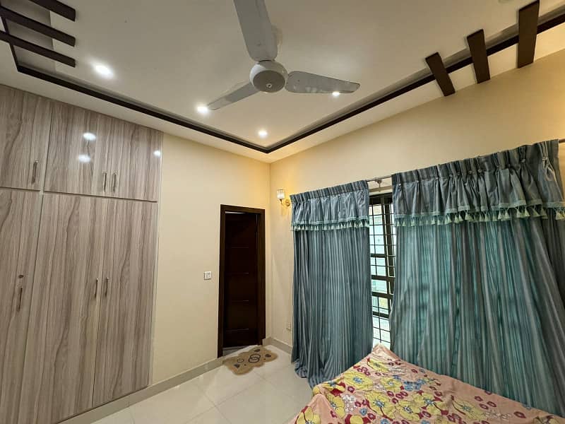 Eight Marla Non-Furnished Lower Portion Available For Rent In Bahria Town, Lahore. 1