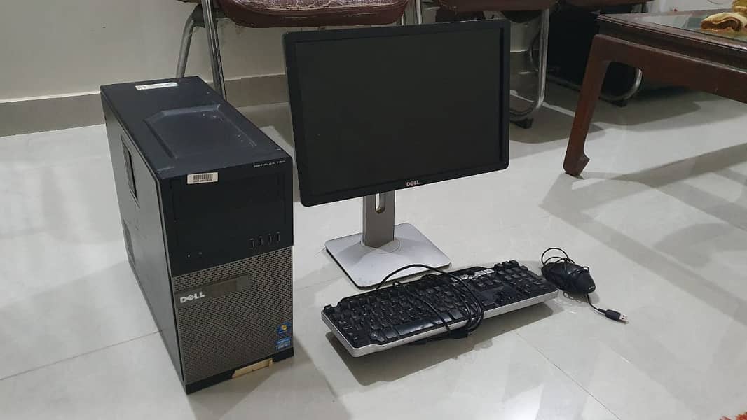 Desktop PC with LED Monitor, Keyboard and mouse for sale 2